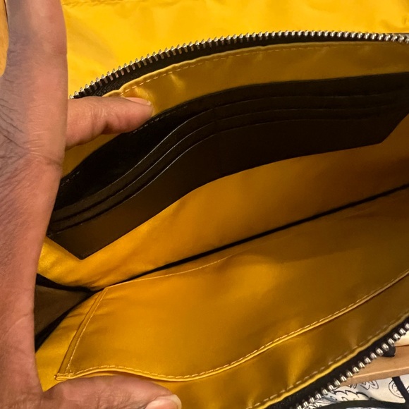 Gucci Off The Grid Clutch - Picture 10 of 10